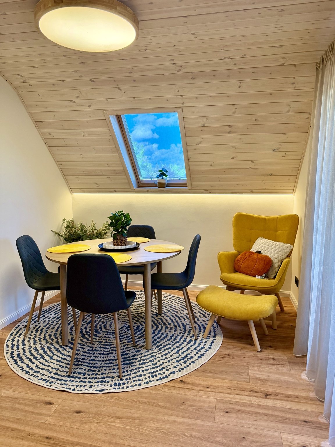 Felső apartman étkező és konyha